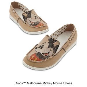 Disney Women’s Crocs Melbourne Mickey Mouse Distressed Loafers-size 8